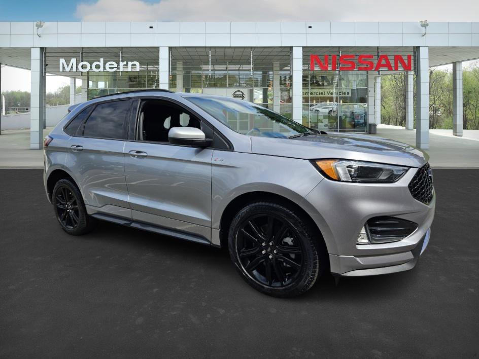 2022 Ford Edge ST photo 2