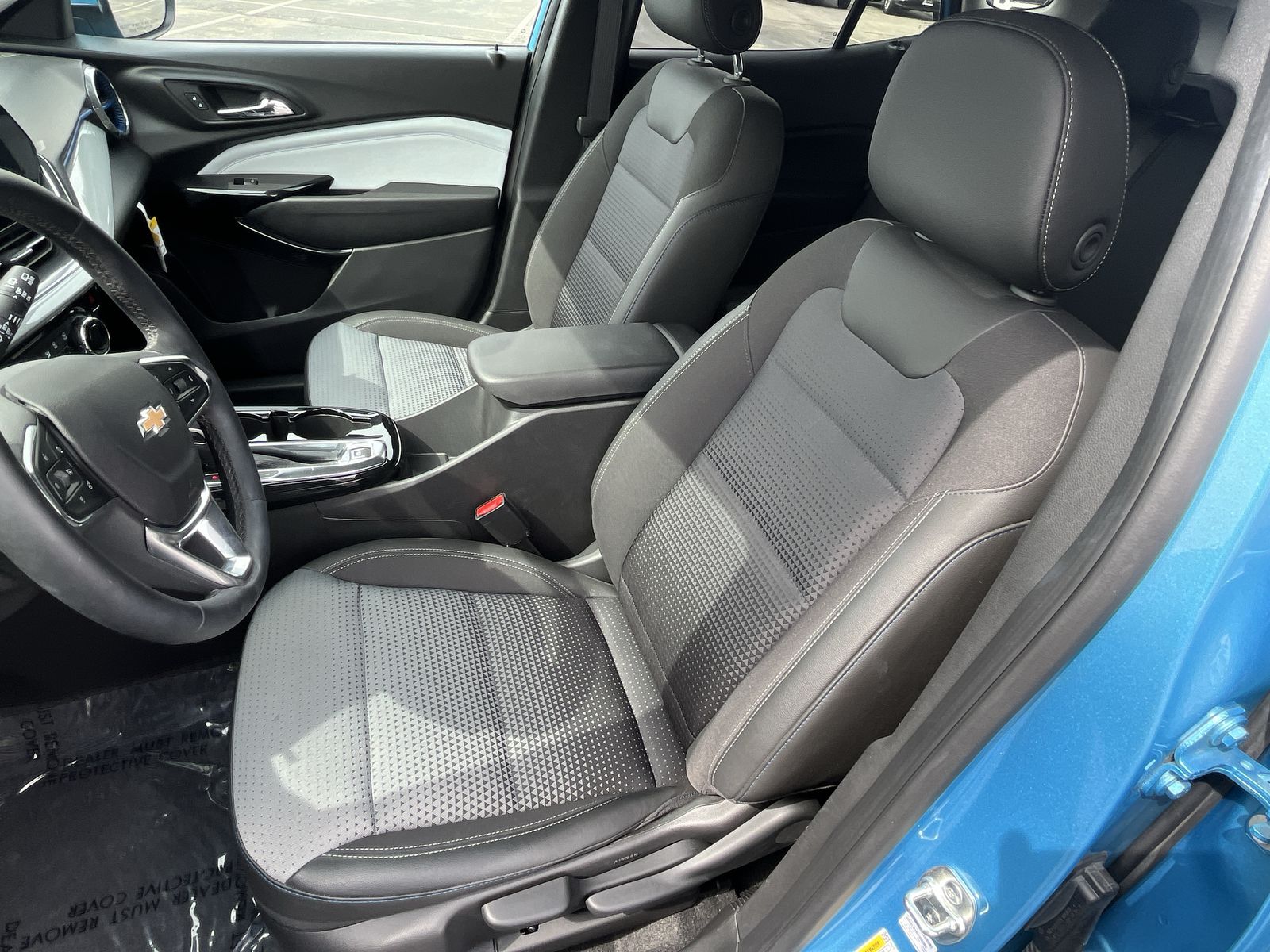 2025 Chevrolet Trax LT photo 10