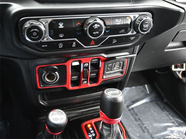 2019 Jeep Wrangler Unlimited Sahara photo 12