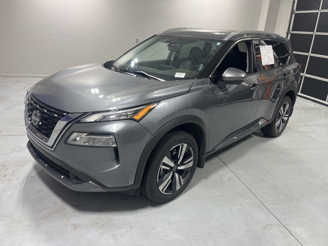 2023 Nissan Rogue SL photo 2