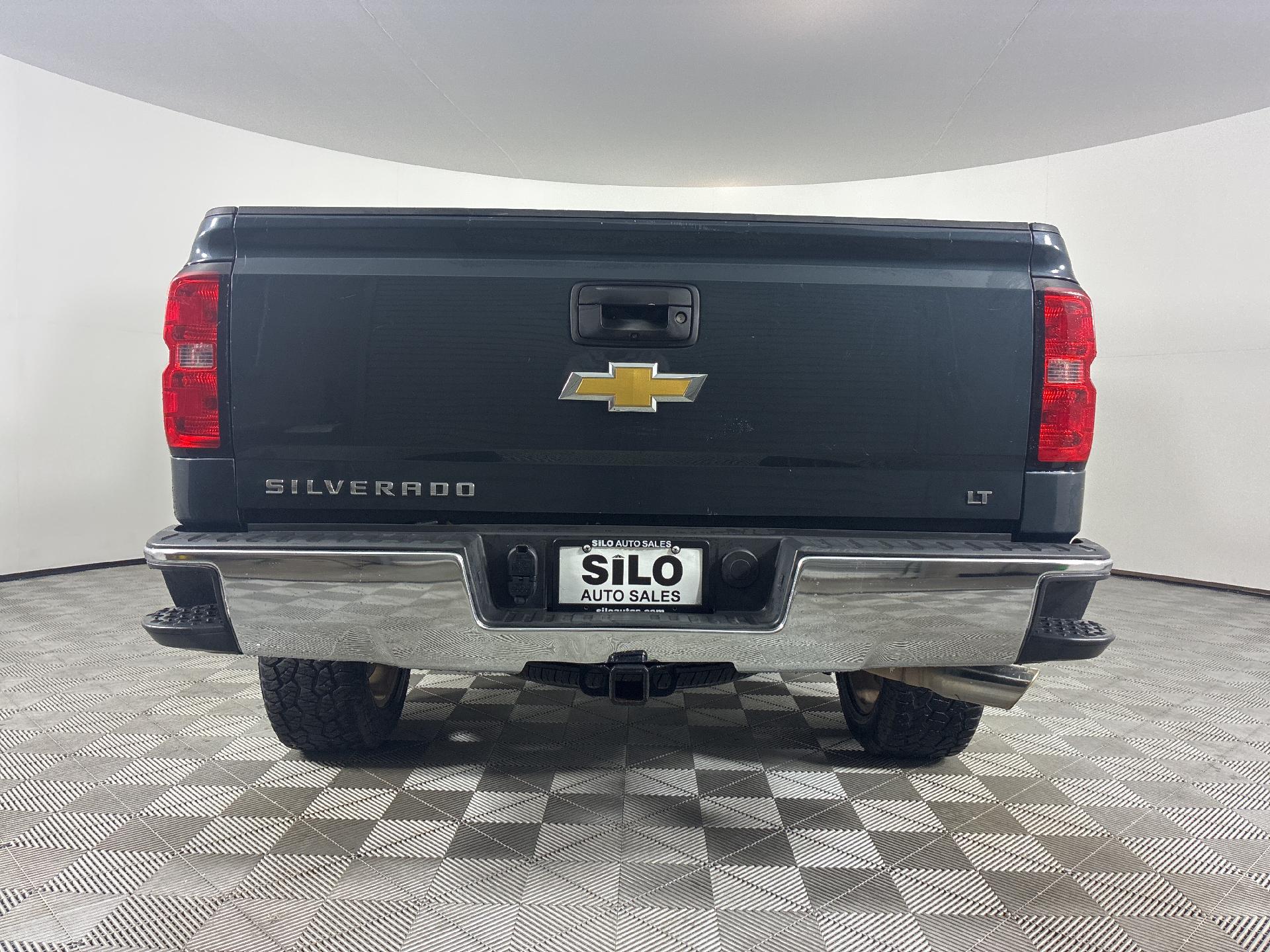 2017 Chevrolet Silverado 1500 LT photo 4