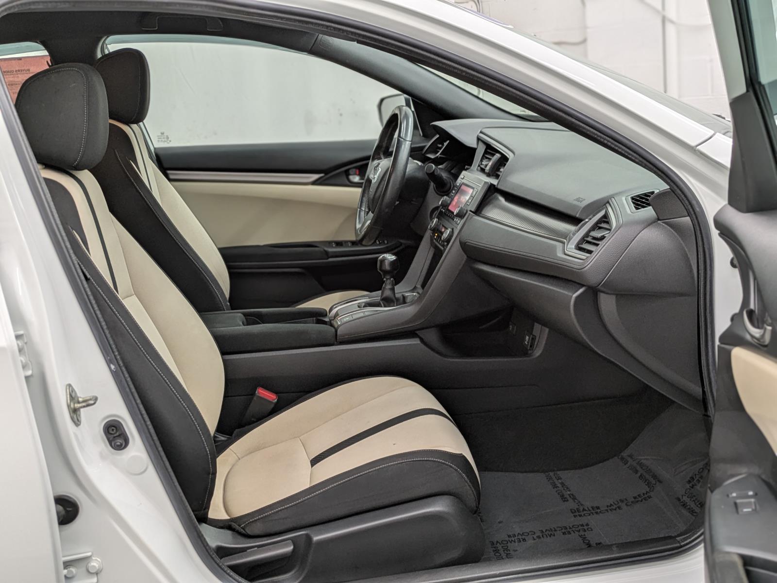 2018 Honda Civic Hatchback Sport photo 13