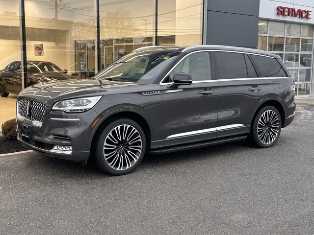 2023 Lincoln Aviator Black Label's photo