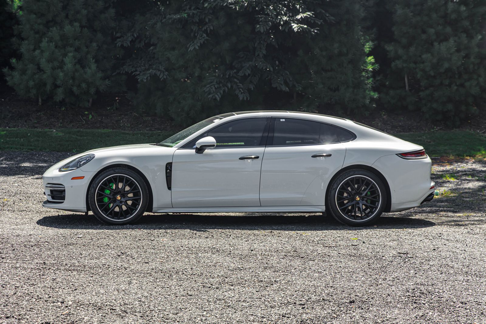 2022 Porsche Panamera Base photo 4