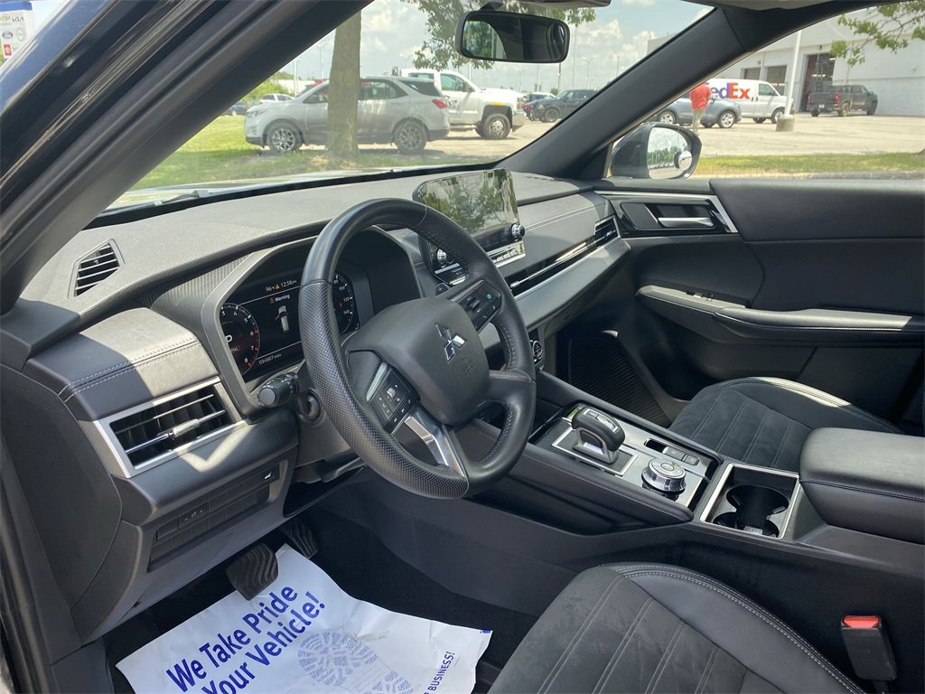 2023 Mitsubishi Outlander SE Black Edition photo 10