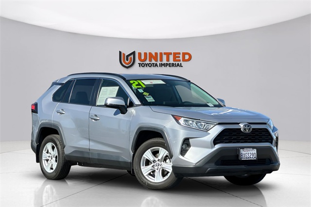 2021 Toyota RAV4 XLE's photo
