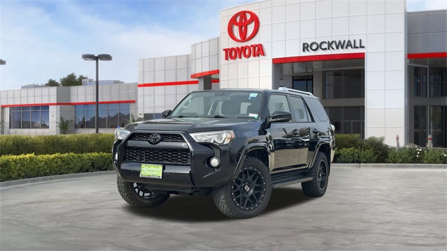 2017 Toyota 4Runner SR5's photo