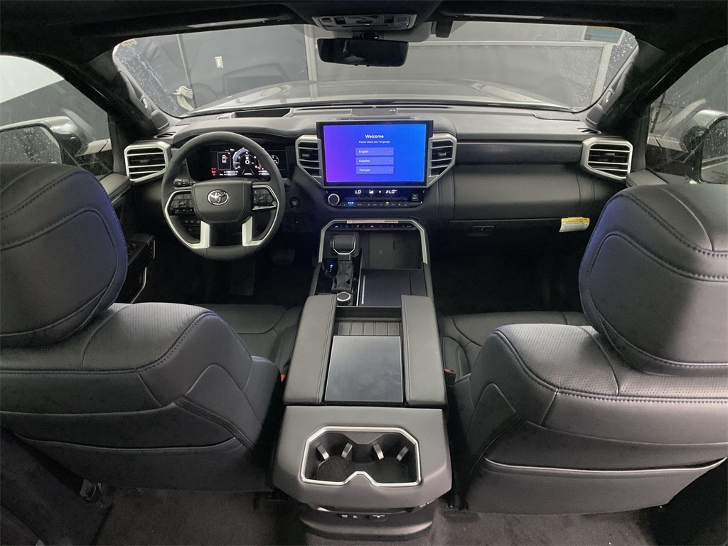 2025 Toyota Tundra Platinum CrewMax photo 28