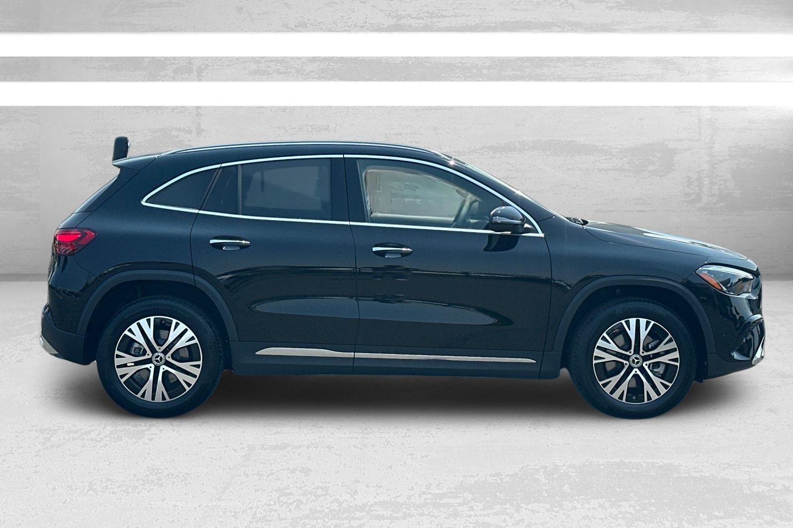 2025 Mercedes Benz GLA 250 4MATIC photo 2