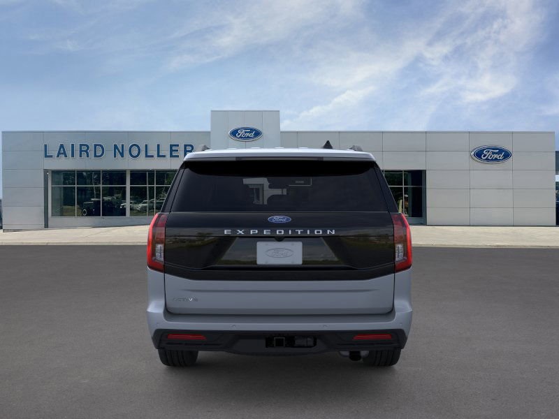 2025 Ford Expedition photo 4
