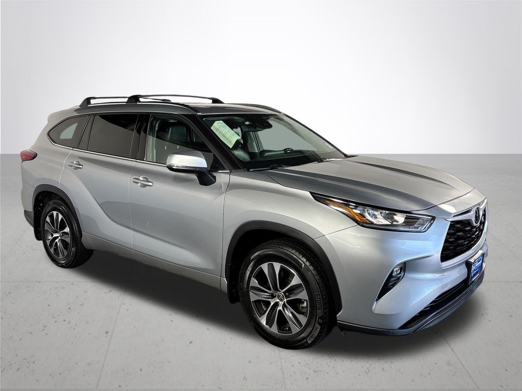 2020 Toyota Highlander XLE photo 4