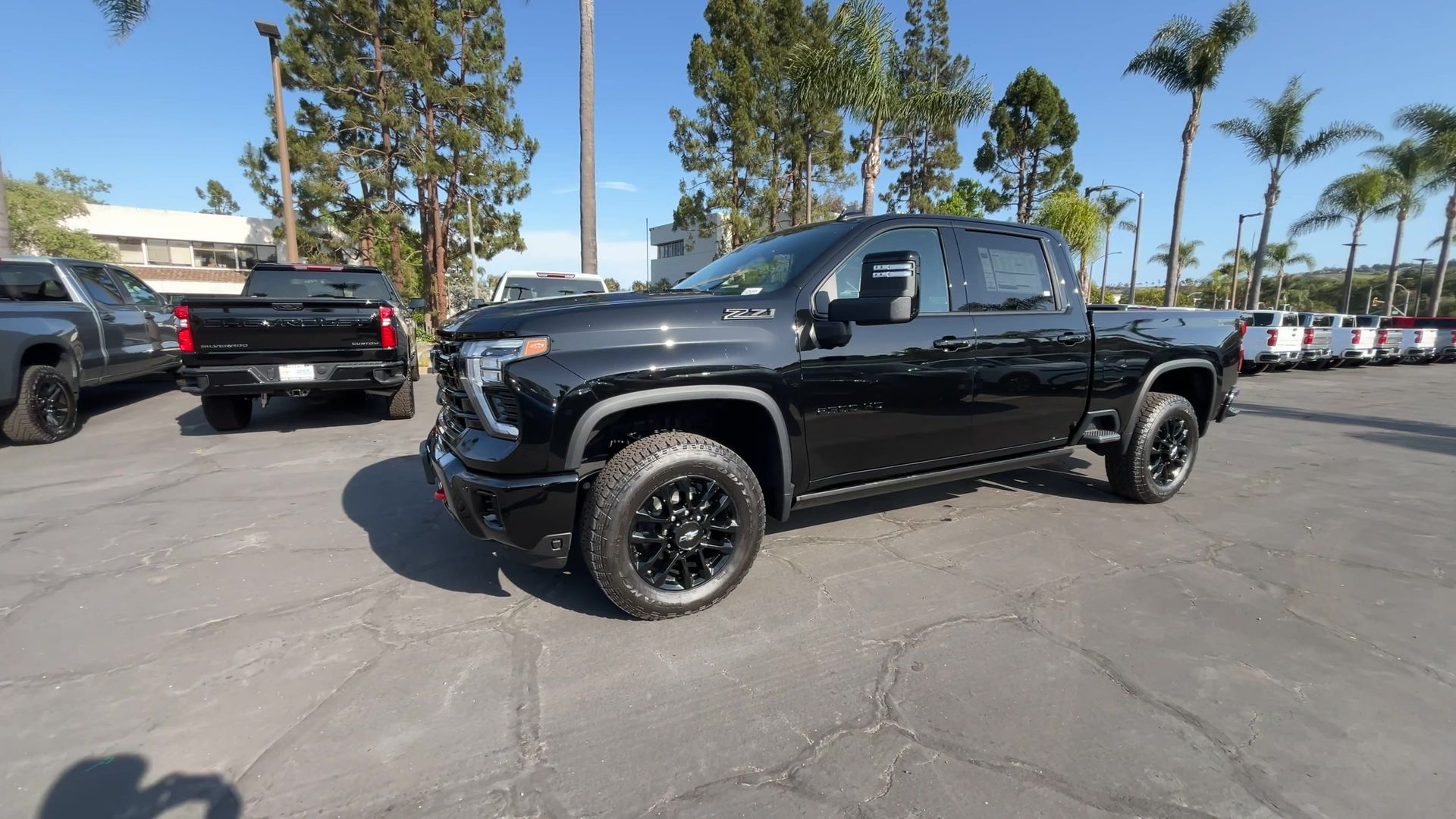 2025 Chevrolet Silverado 2500HD LTZ photo 4