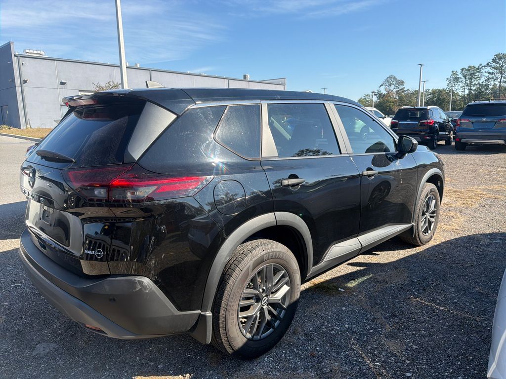 2023 Nissan Rogue S photo 3