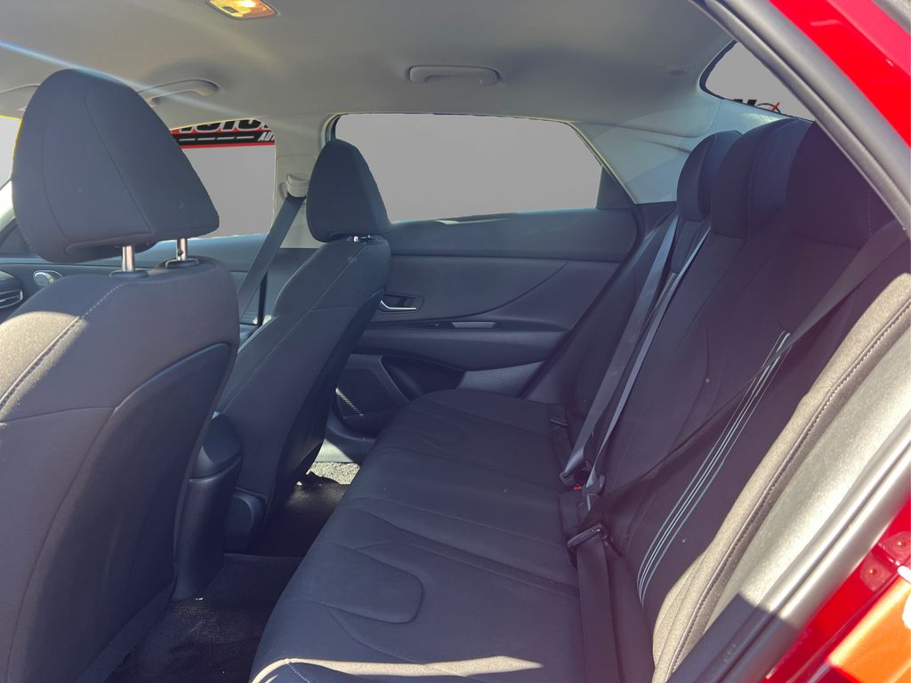 2023 Hyundai Elantra SEL photo 10
