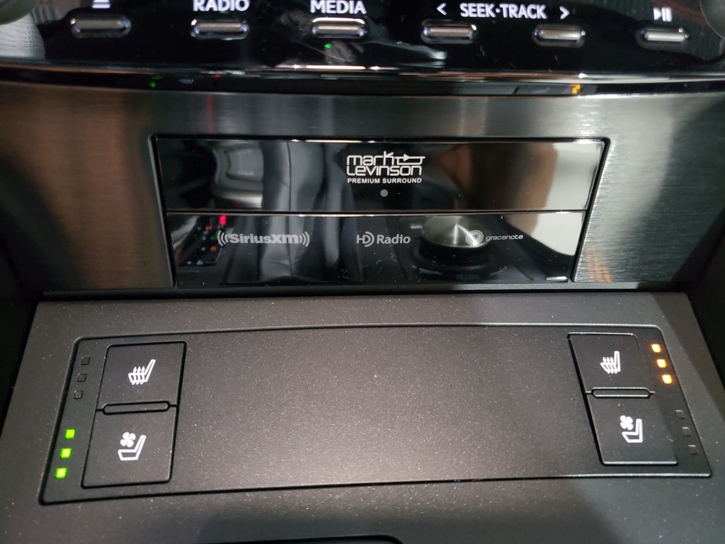 2025 Lexus IS 300 F SPORT photo 21