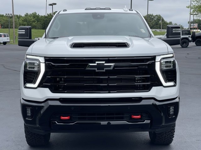 2025 Chevrolet Silverado 3500HD LTZ photo 2