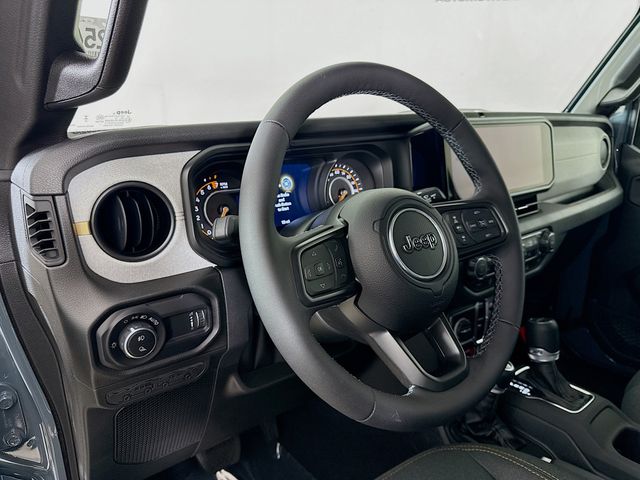2025 Jeep Gladiator Willys photo 9