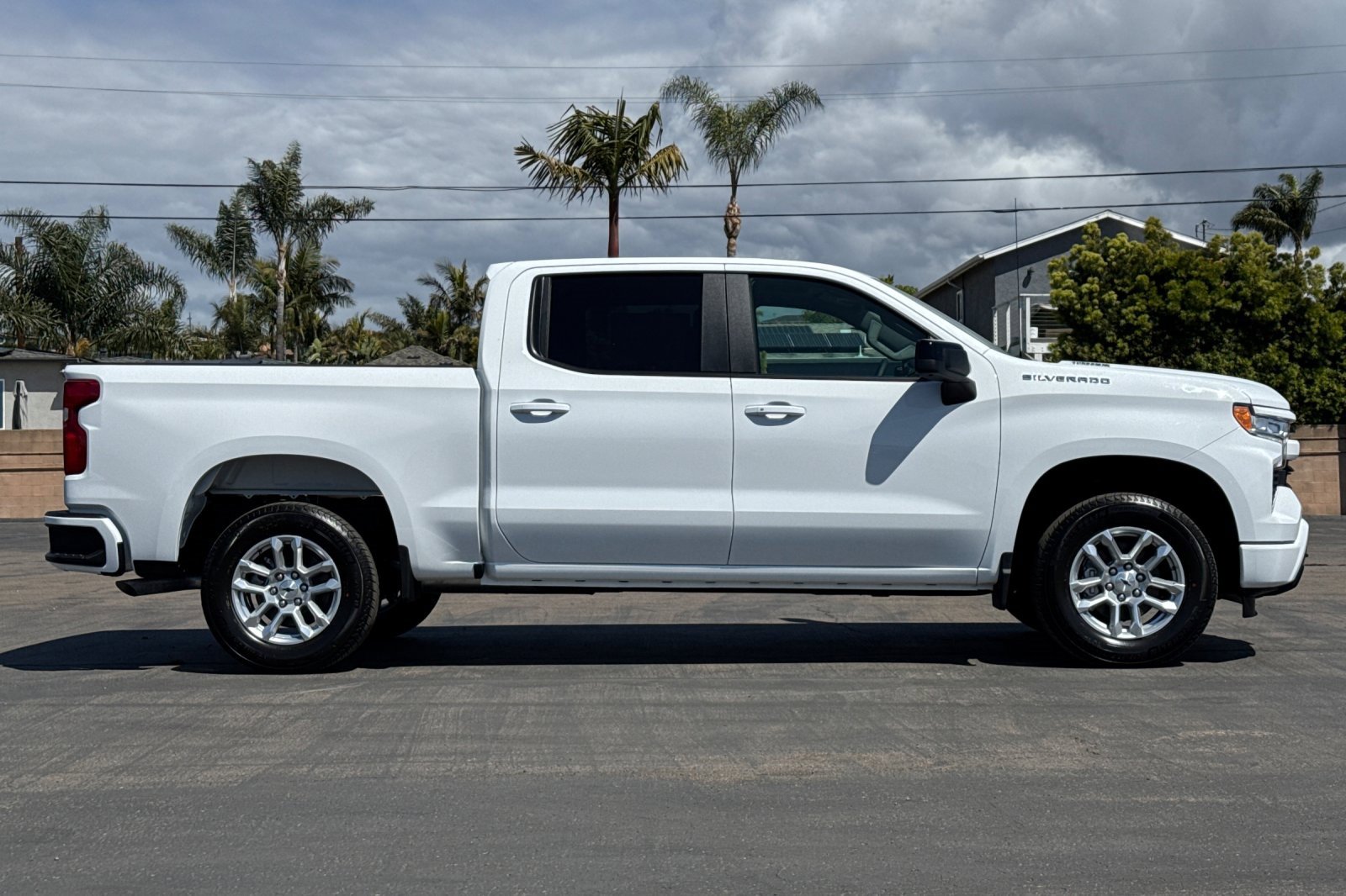 2025 Chevrolet Silverado 1500 RST photo 3