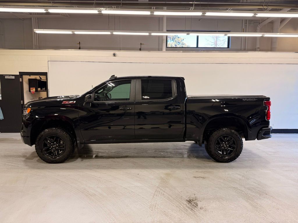 Used 2024 Chevrolet Silverado 1500 LT Trail Boss with VIN 3GCUDFED8RG236540 for sale in Golden Valley, Minnesota
