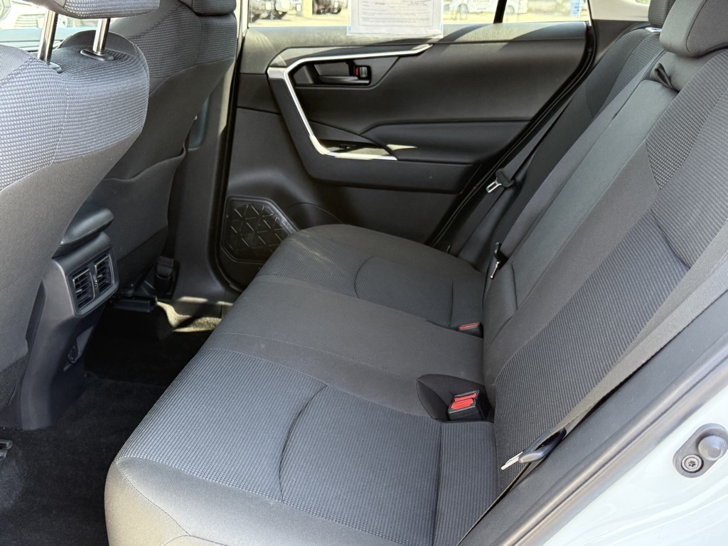 2025 Toyota RAV4 LE photo 32