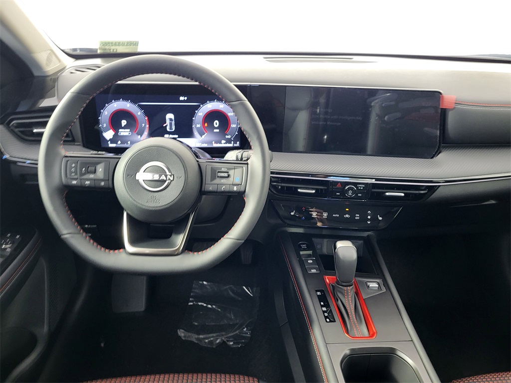 2025 Nissan Kicks SR photo 11