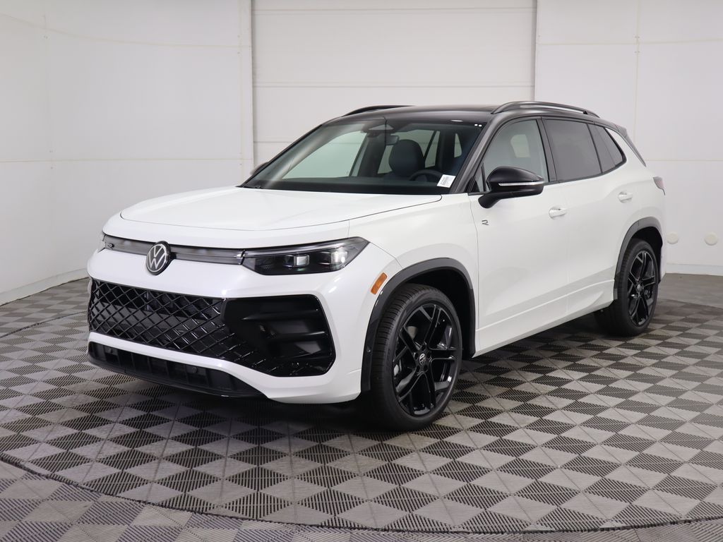 2026 Volkswagen Tiguan SE R-LINE BLACK's photo