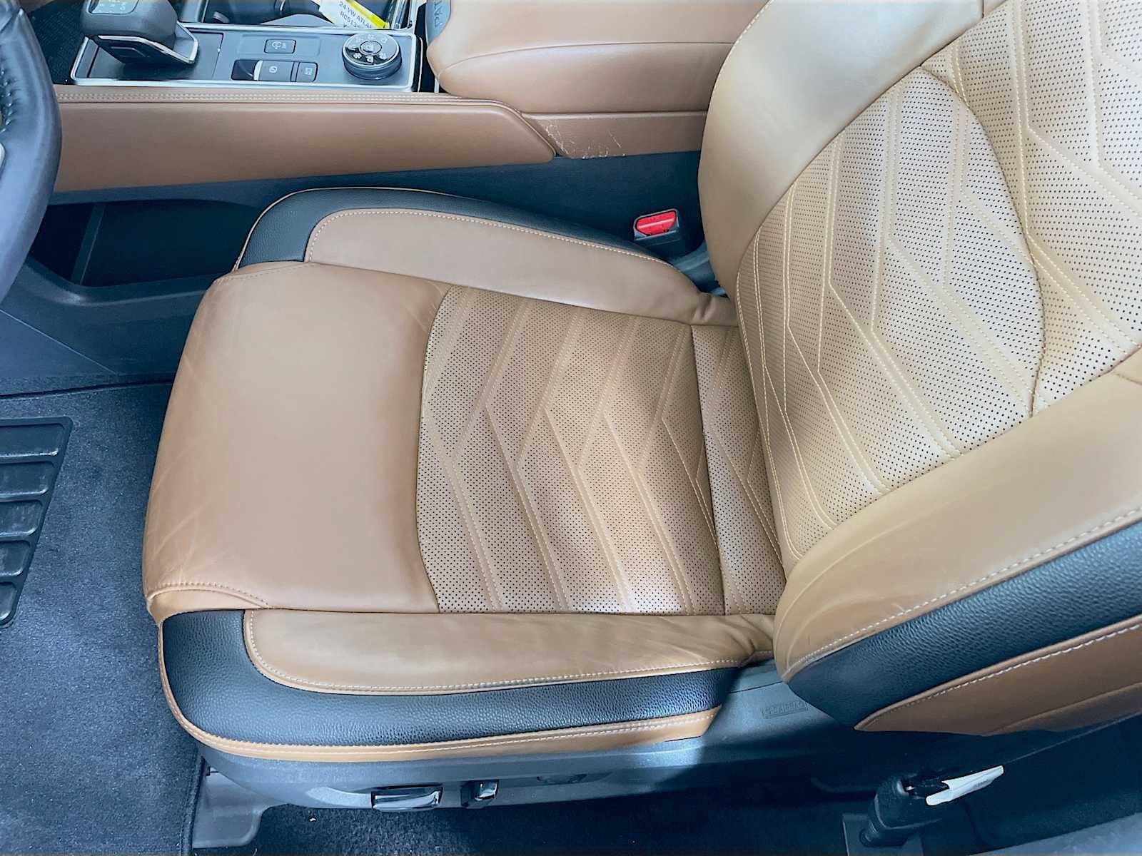 2022 Nissan Pathfinder Platinum photo 18