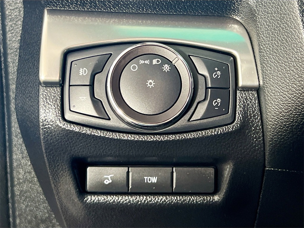 2019 Ford Explorer XLT photo 17
