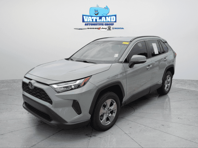 2022 Toyota RAV4 XLE's photo