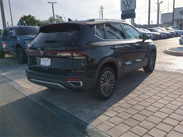 2025 Volkswagen Taos SE photo 2