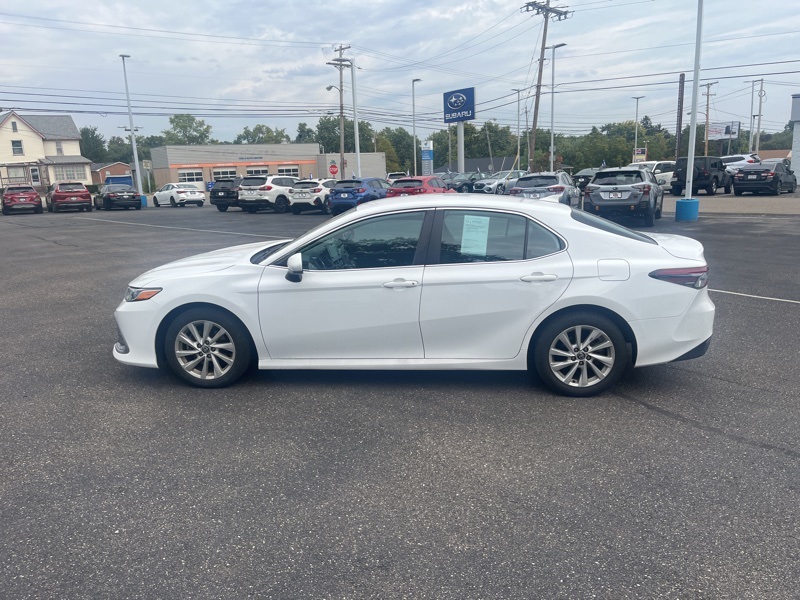2022 Toyota Camry LE photo 4
