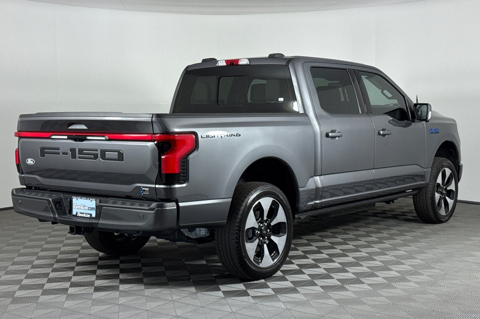 2024 Ford F-150 Lightning Platinum photo 4
