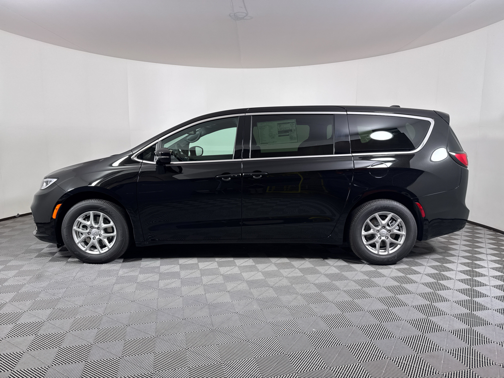 2026 Chrysler Pacifica photo 19
