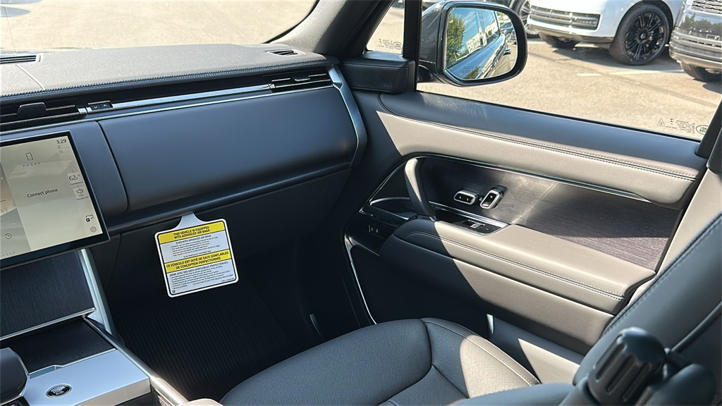 2025 Land Rover Range Rover SE photo 22