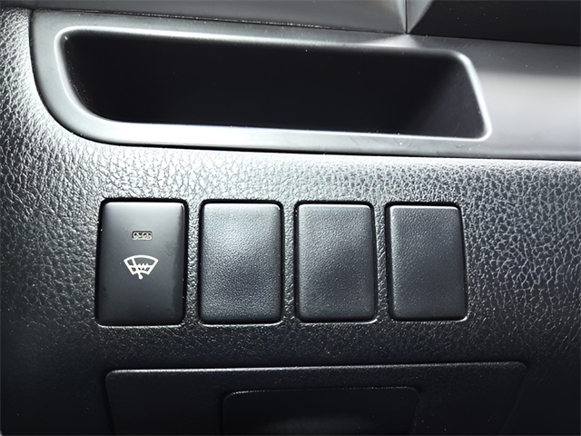 2016 Toyota Highlander LE photo 18