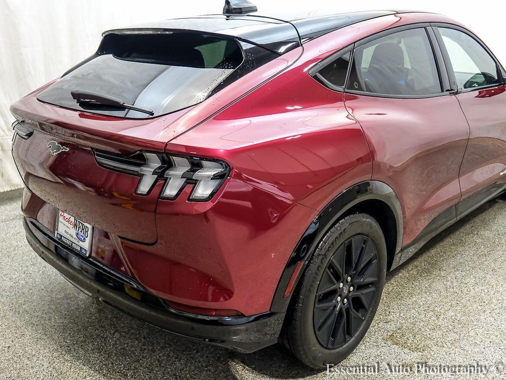 2025 FORD MUSTANG MACH-E - Image 8