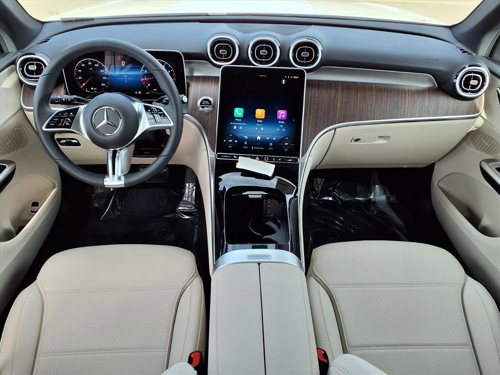 2026 Mercedes Benz GLC 300 photo 4