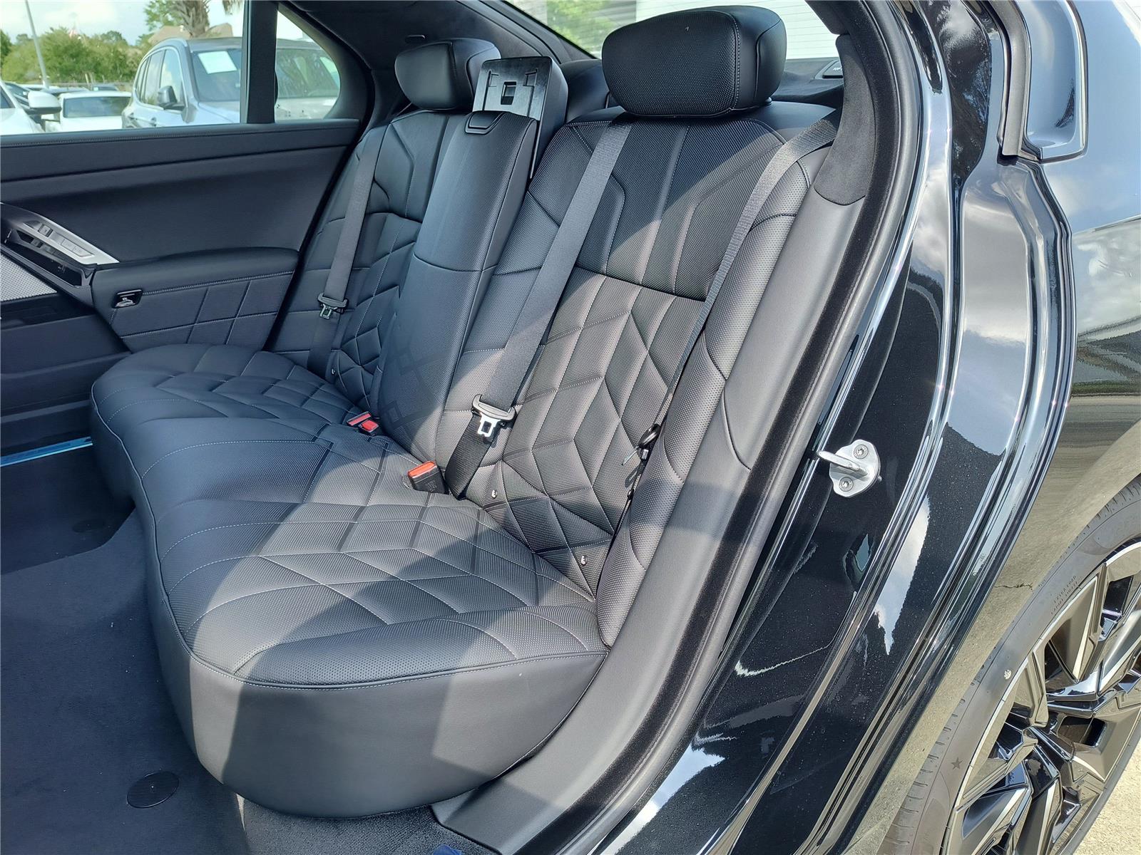 2025 Bmw 740i photo 12