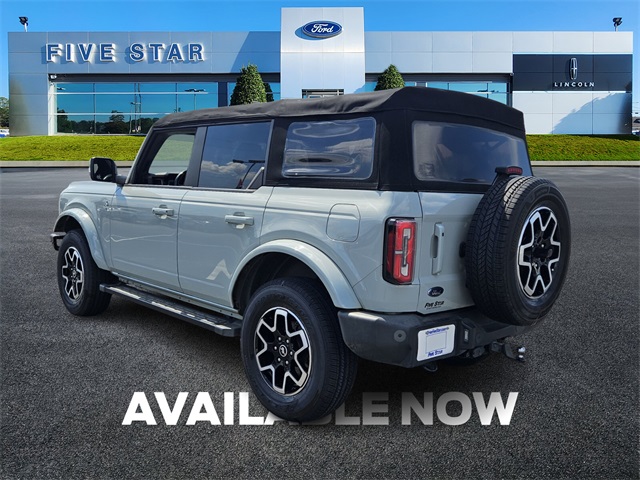 2022 Ford Bronco Outer Banks photo 4