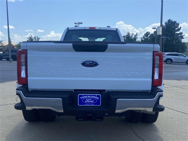 2025 Ford F-350 photo 3