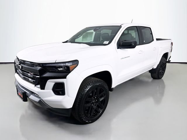 2025 Chevrolet Colorado Z71 photo 3