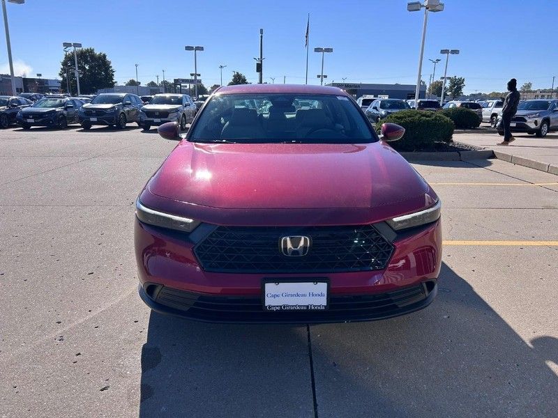 2025 Honda Accord LX photo 4