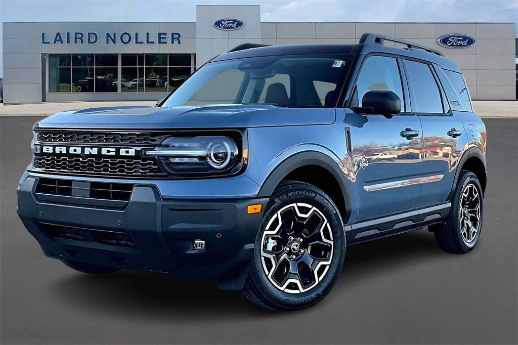 2025 Ford Bronco Sport Outer Banks's photo