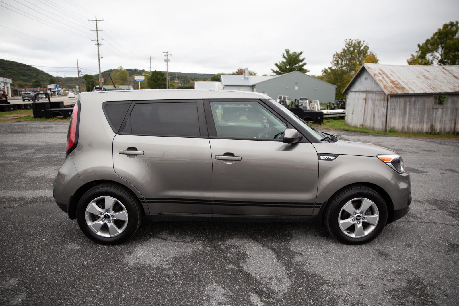 2019 Kia Soul Base photo 2