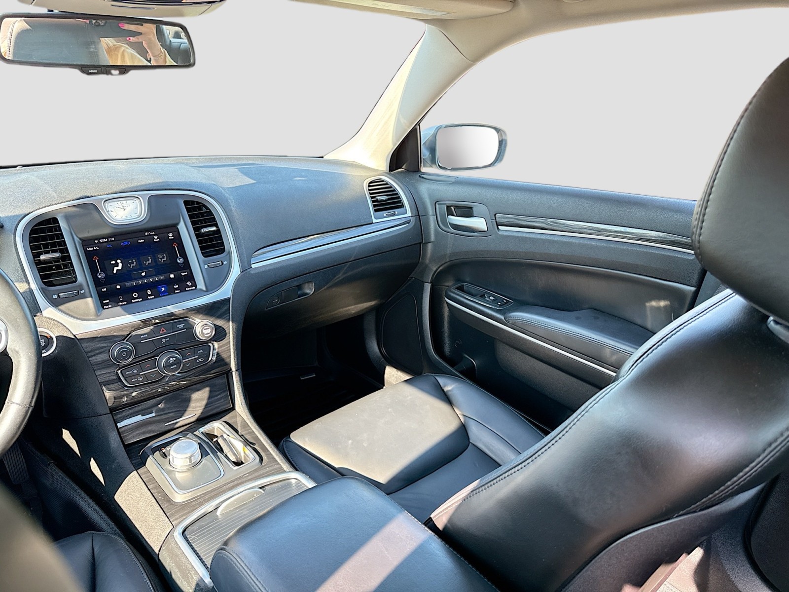 2019 Chrysler 300 Touring photo 27