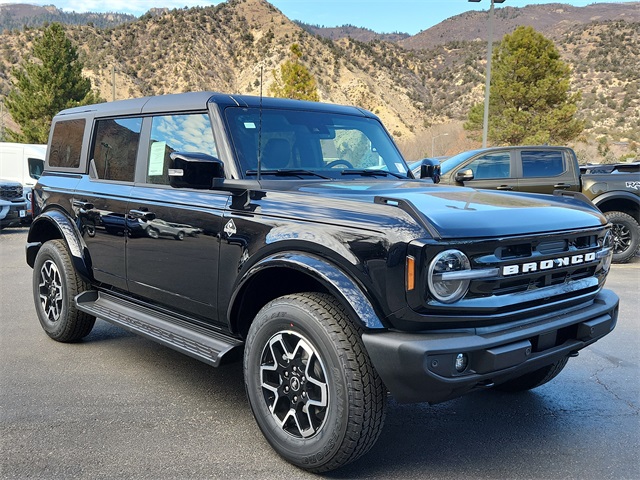 2025 Ford Bronco 4-Door Outer Banks's photo