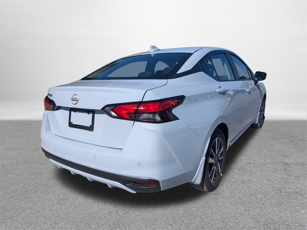 2025 Nissan Versa 1.6 SV photo 3