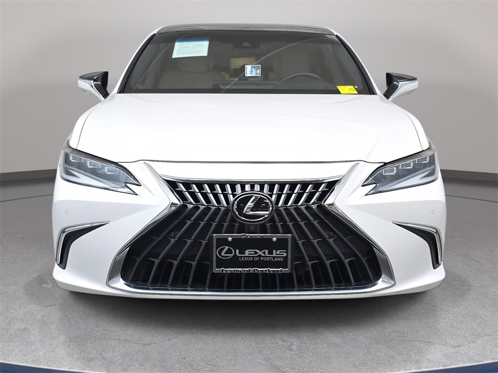 2022 Lexus ES 350 Ultra Luxury photo 3