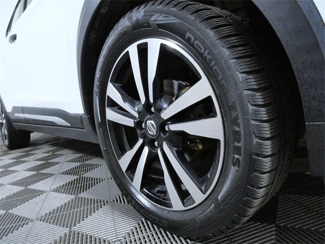 Certified 2019 Nissan Kicks SR with VIN 3N1CP5CU6KL537601 for sale in Apple Valley, Minnesota