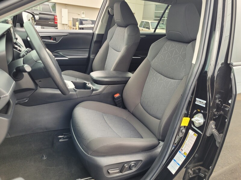 2022 Toyota RAV4 XLE photo 5